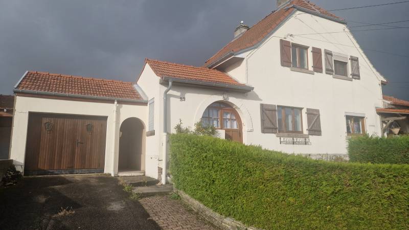 Maison mitoyenne à rénover à vendre– secteur calme à Créhange