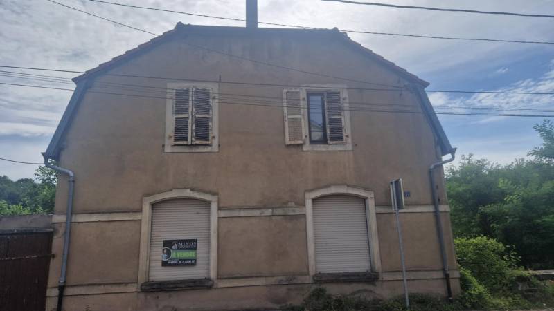 Maison à rénover – Idéal investisseur – Possibilité de 2 appartements – Terrain 510 m² – Bening-lès-Saint-Avold