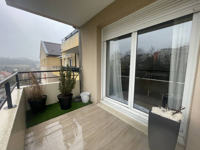Appartement type F3 avec balcon rénové, à vendre à St Avold